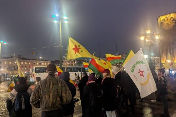 Demonstration för Rojava